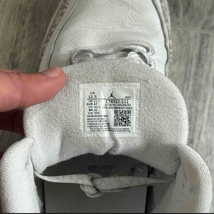 Air Jordan 3 Pure Money