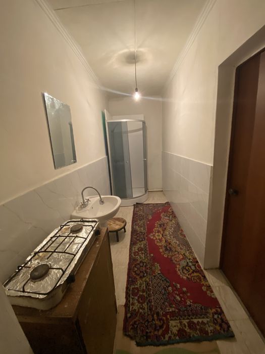 сдам 1 комнатную времянку. гор и холодная вода. газовое отопление