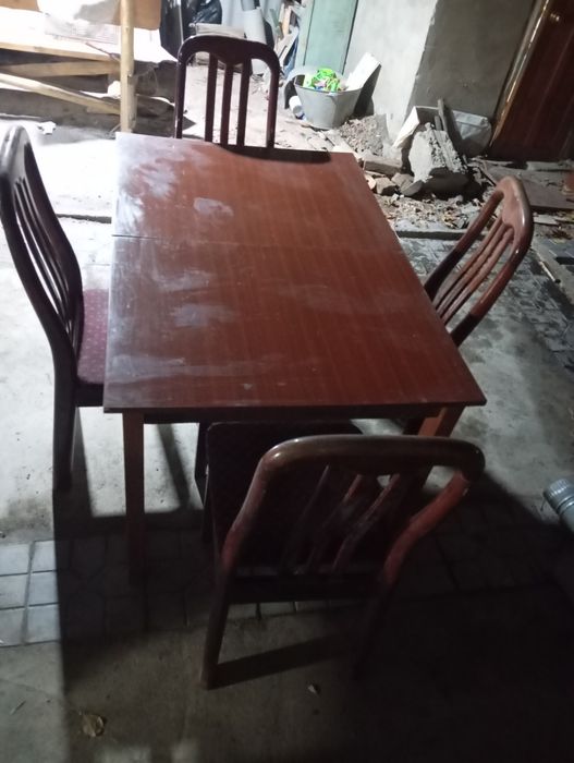 Полированный стол и 4 стула, Сото советских времён цена за всё