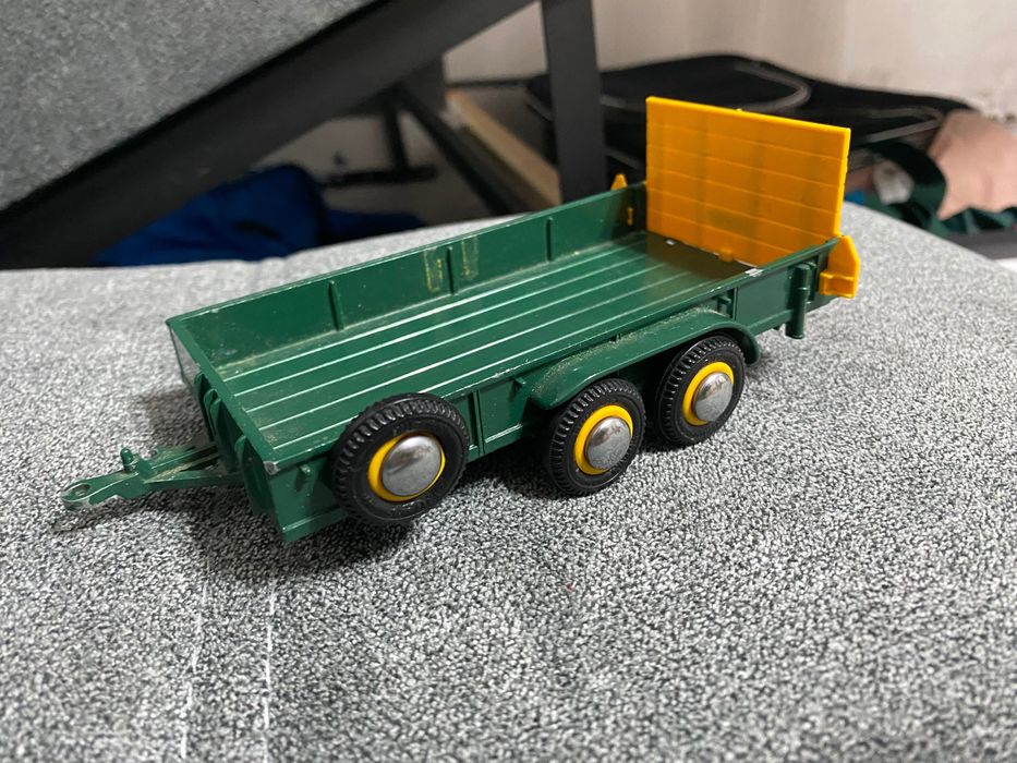 Remorca Britains scara 1:32