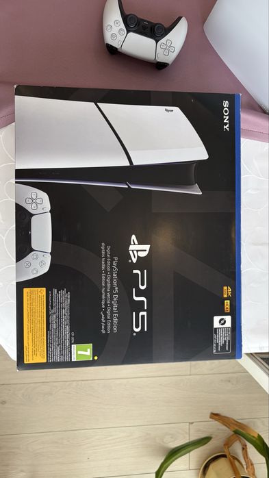 Продам PS5 slim.