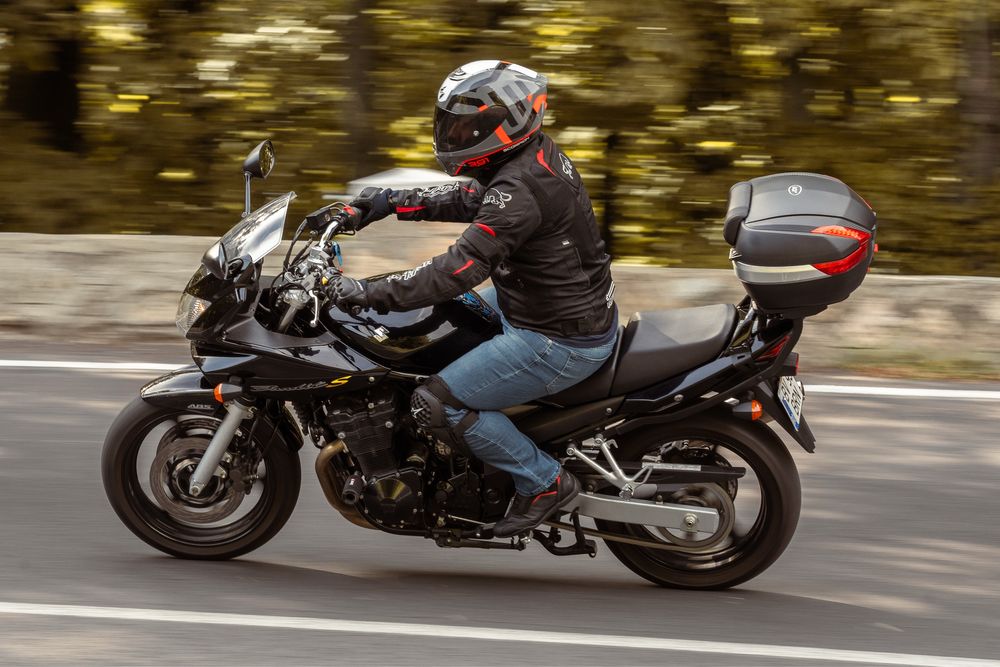 Suzuki GSF650 S cu ABS