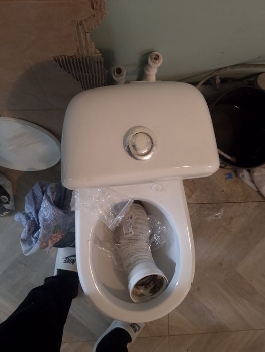 Продам не дорого 2 унитаза