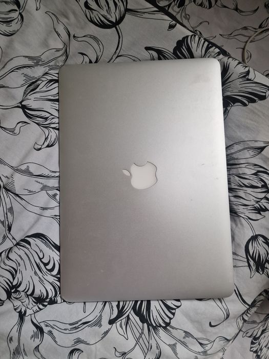 Mac Air 2017 в хорошем состоянии