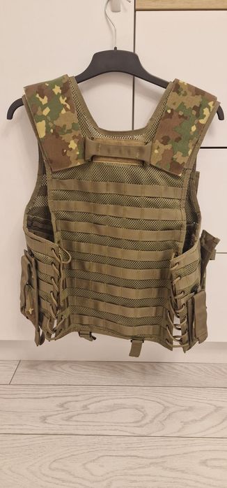 Vesta tactica multifunctionala Nouă