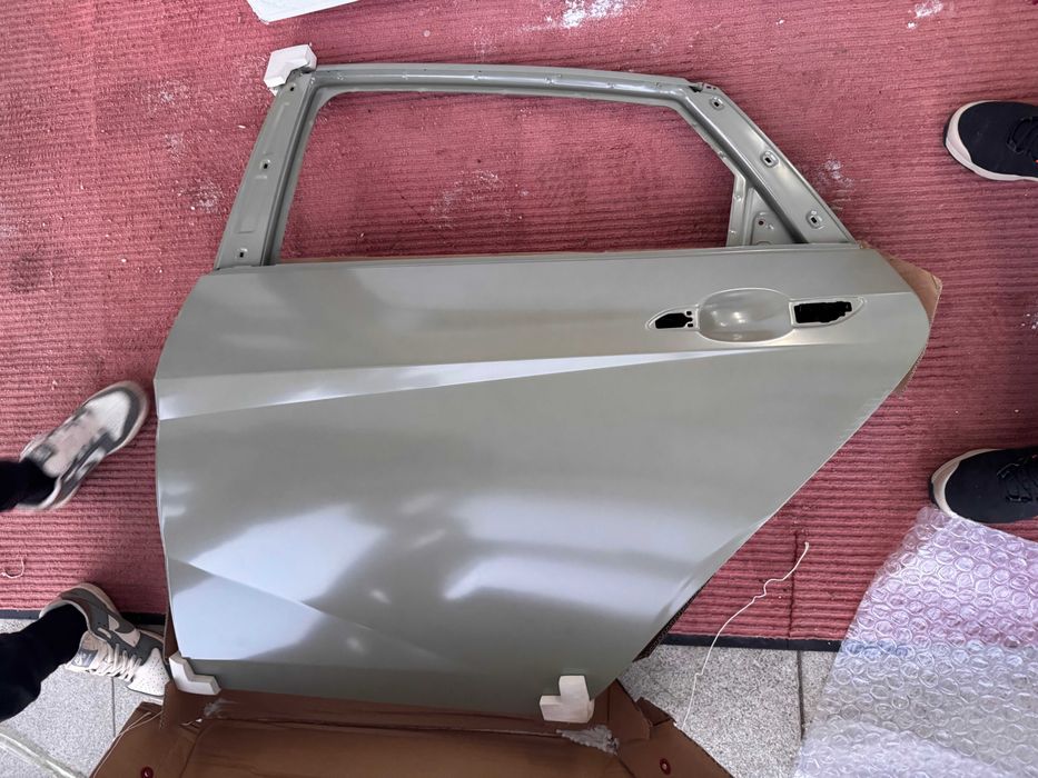 Hyndai elantra левые двери