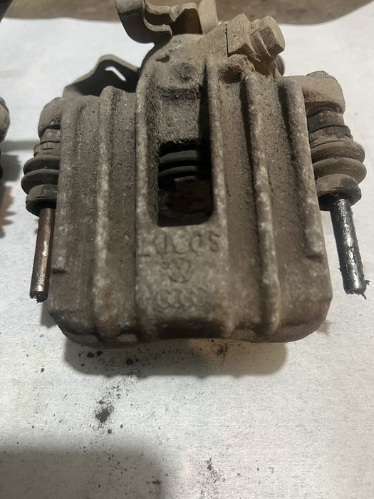 Etrieri Etrier stanga dreapta Skoda1 Fabia 2