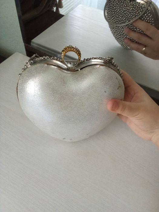 Qizlarimiz va Ayollarimiz uchun original sumochka sotiladi