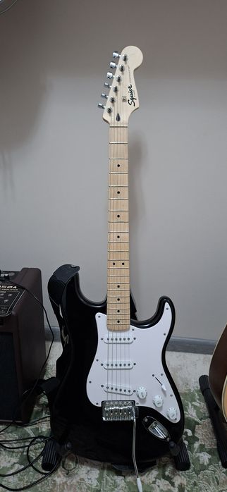 Продаётся гитара Squier Fender Stratocaster Affinity (черно-белая)