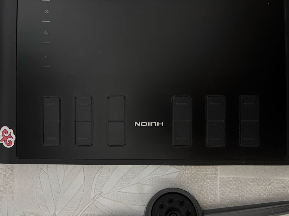 Продам графический планшет huion h1060p