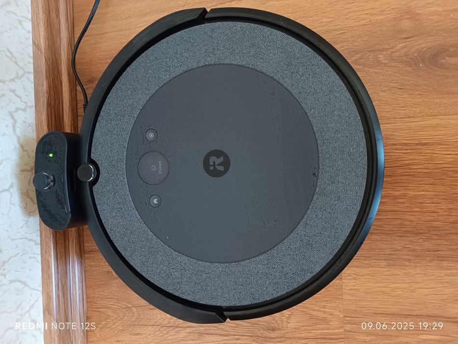 Прахосмукачки робот за сухо и мокро почистване