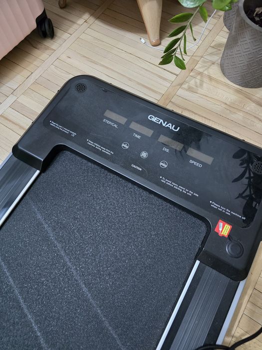 Беговая дорожка GENAU