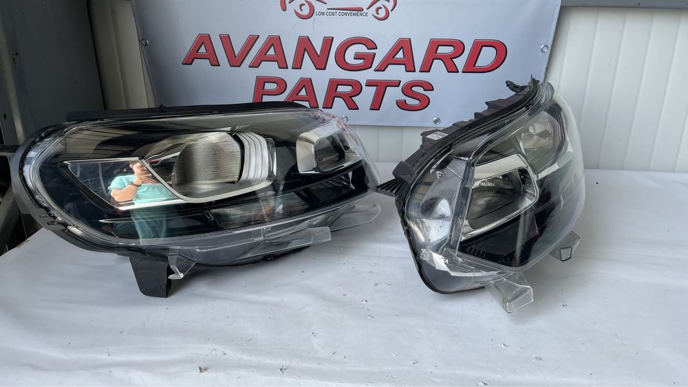 2 комплекта ляв и десен фар Citroen Jumpy 2016-2023