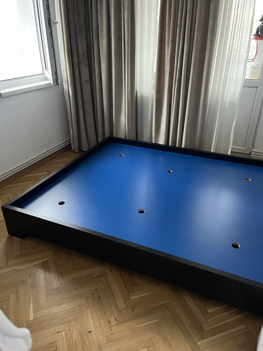 Vand pat lemn intr-o stare foarte buna