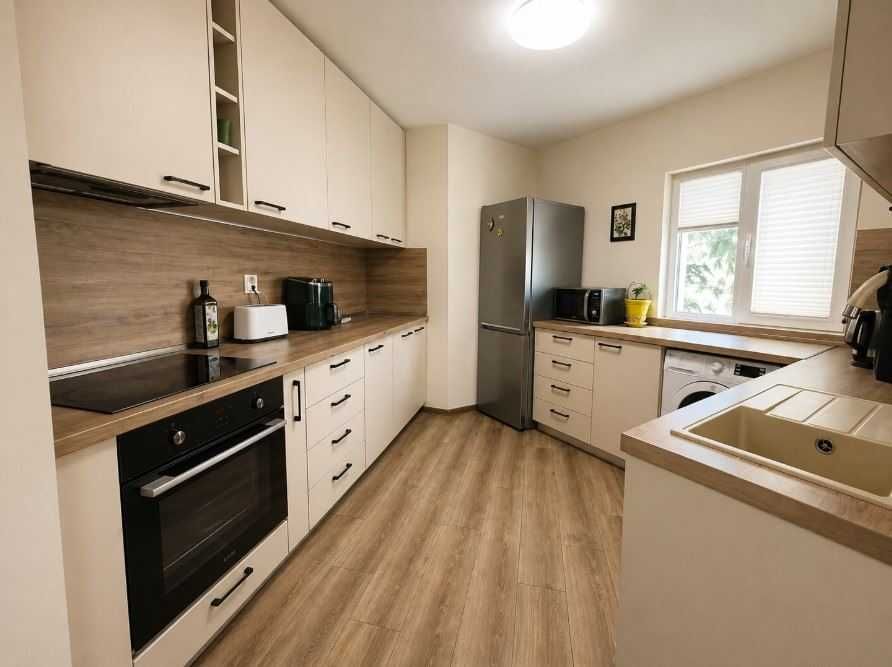 Дава се под наем Тристаен апартамент в София, Младост 2 - 100 кв.м за 697.17 € - Снимка #2