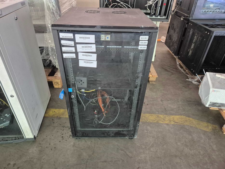 Метален комуникационен шкаф 20U, сървърна стойка, рак