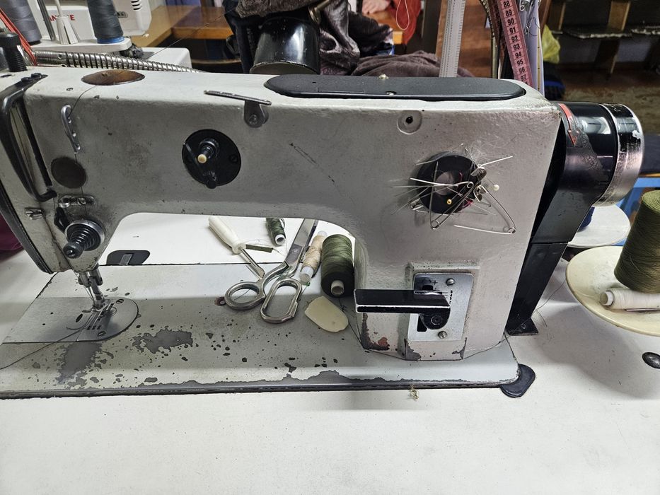 Продам швейную машину