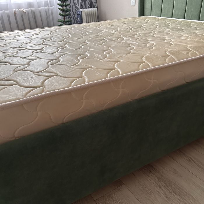 Продам матрас в отличном состоянии