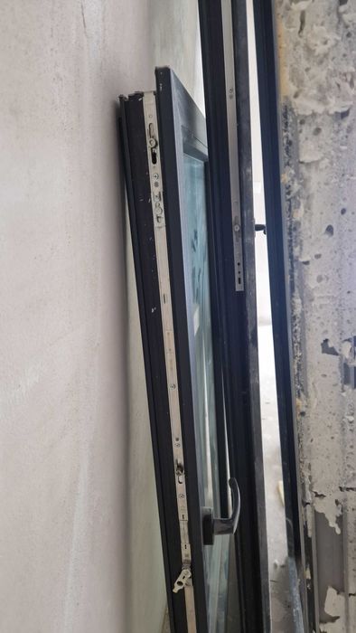 Дограма демонтирана