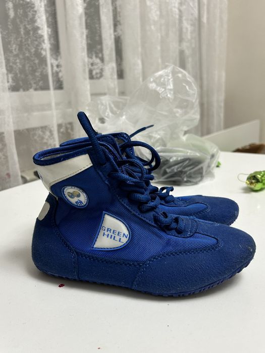 Норковая шапка и борцовки