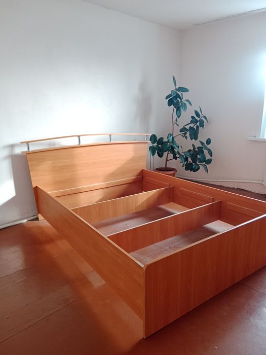 Кровать двуспальная