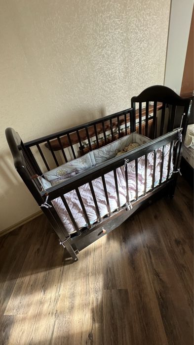 Детская кроватка