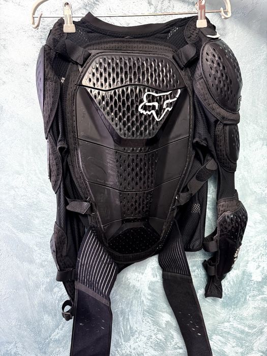 Armură moto / enduro / downhill FOX TITAN, mărimea M – protecție compl