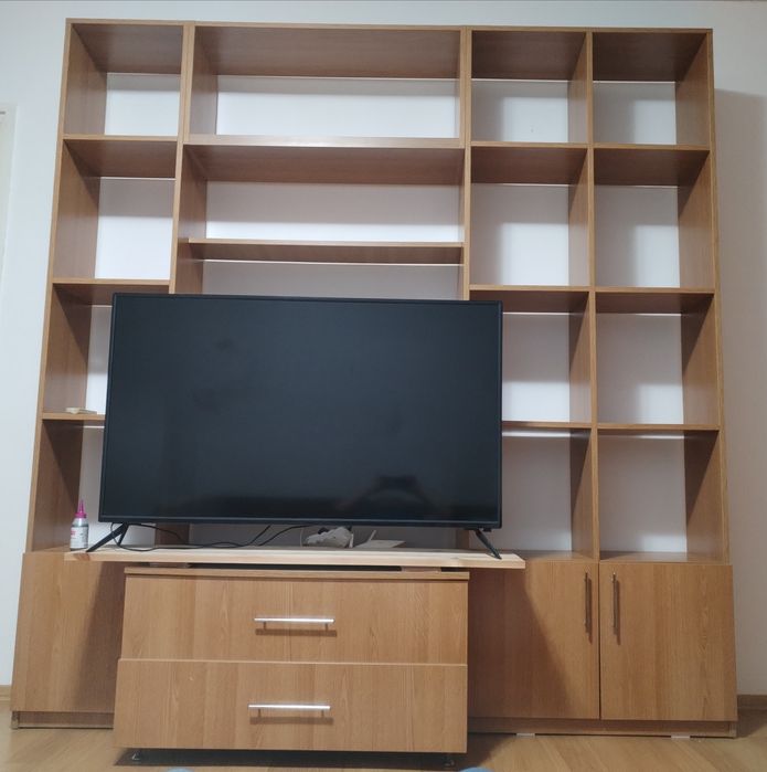 Biblioteca cu rafturi,sertare și usi.Urgent! Anunț valabil doar azi,sâmbătă 29 august!