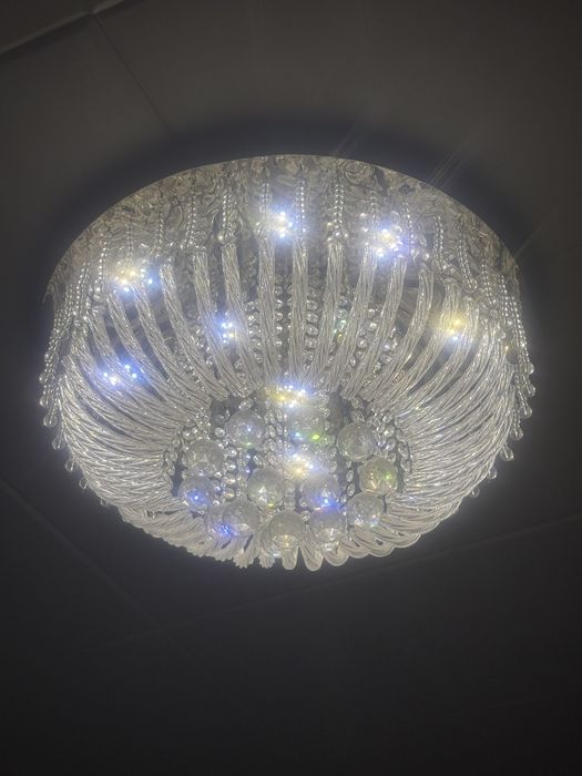 Продам люстры в хорошем состоянии