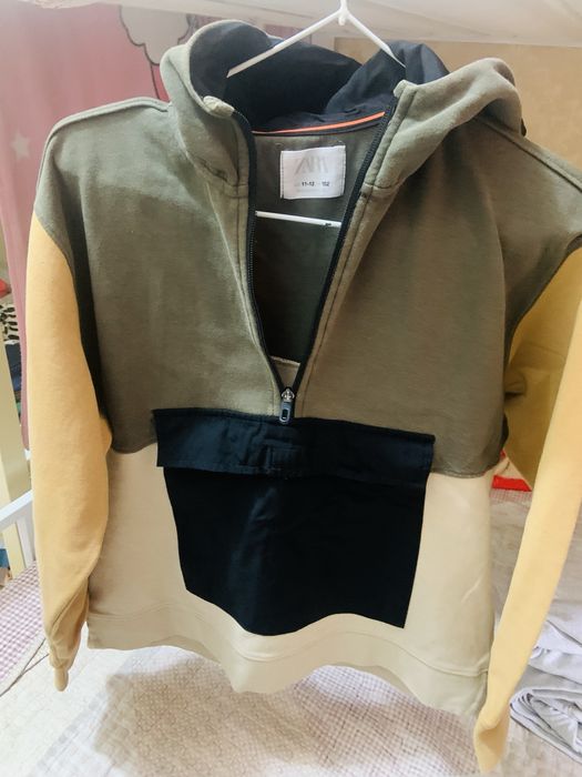 Продам подростковые вещи.