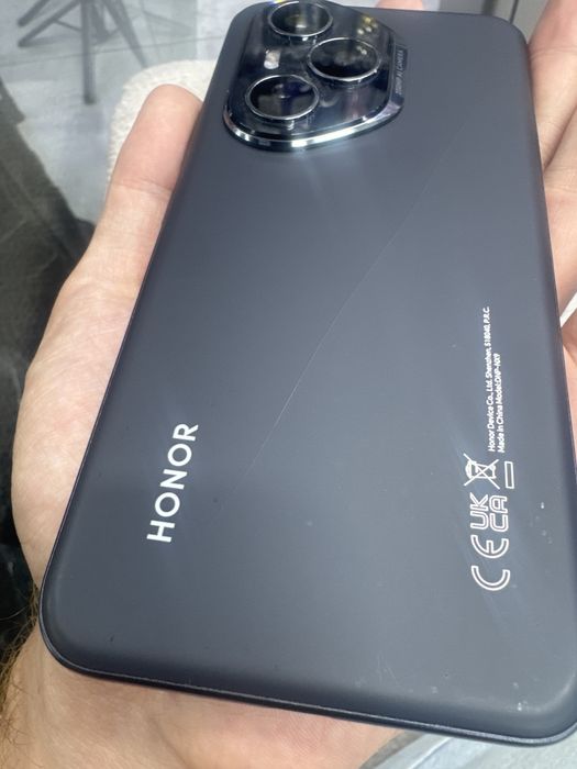 продаю Honor 400 Pro 512гб память
