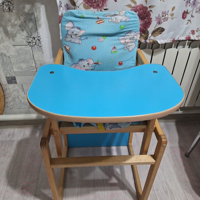 Продам детский столик