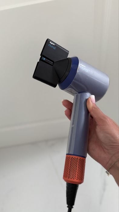 Uscator de par Dyson Supersonic Nural,ca nou-pret jumatate din valoare