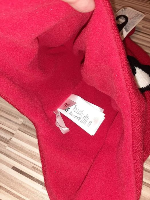 Căciuli noi H&M și C&A 8-12 ani.