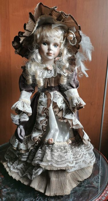 Păpușă porțelan 40 cm