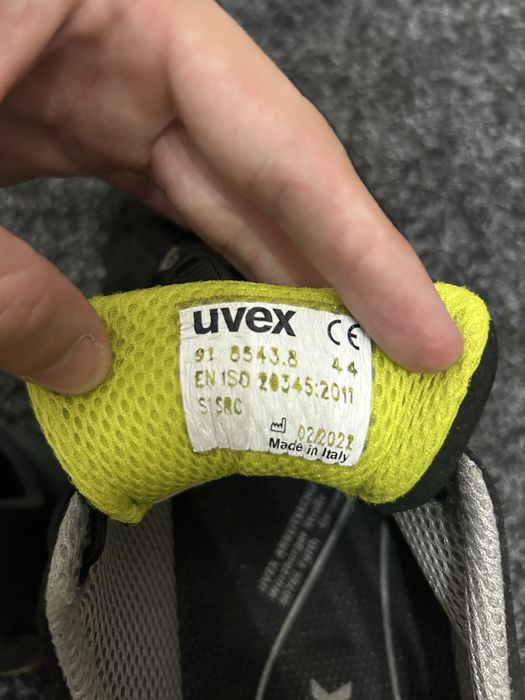 Pantofi Uvex mărimea 44