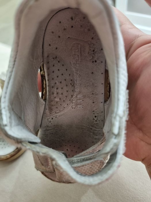 Сандалии Tiflani