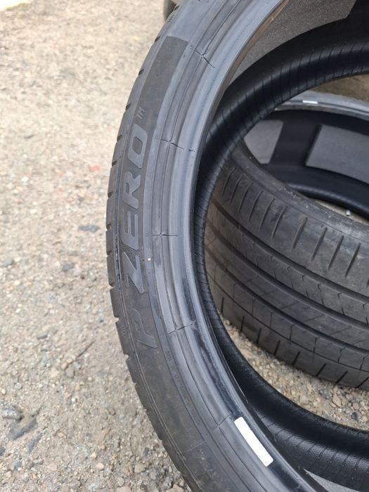 Vand 2 anvelope 295 30 21 pireli bune de vara dot 2023