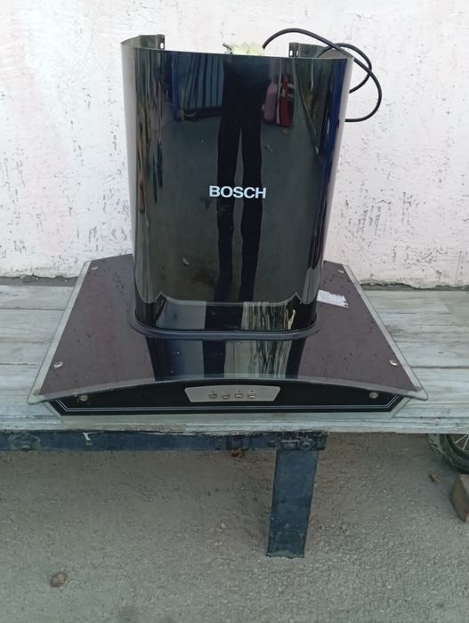 Вытяжка Bosch,настенная б,у