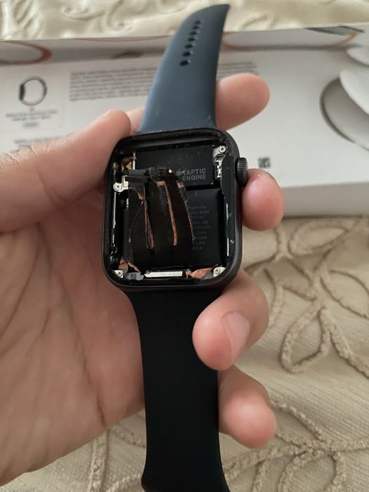 Apple Watch SE 44mm Cellular,