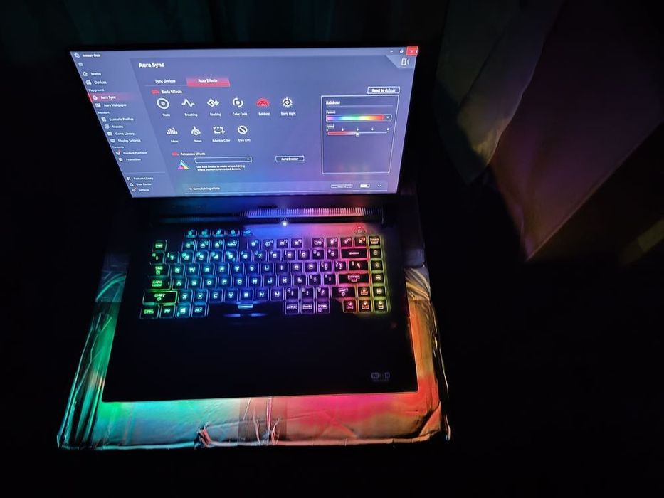 Vând laptop asus rog scar 15 cu rtx 3080
