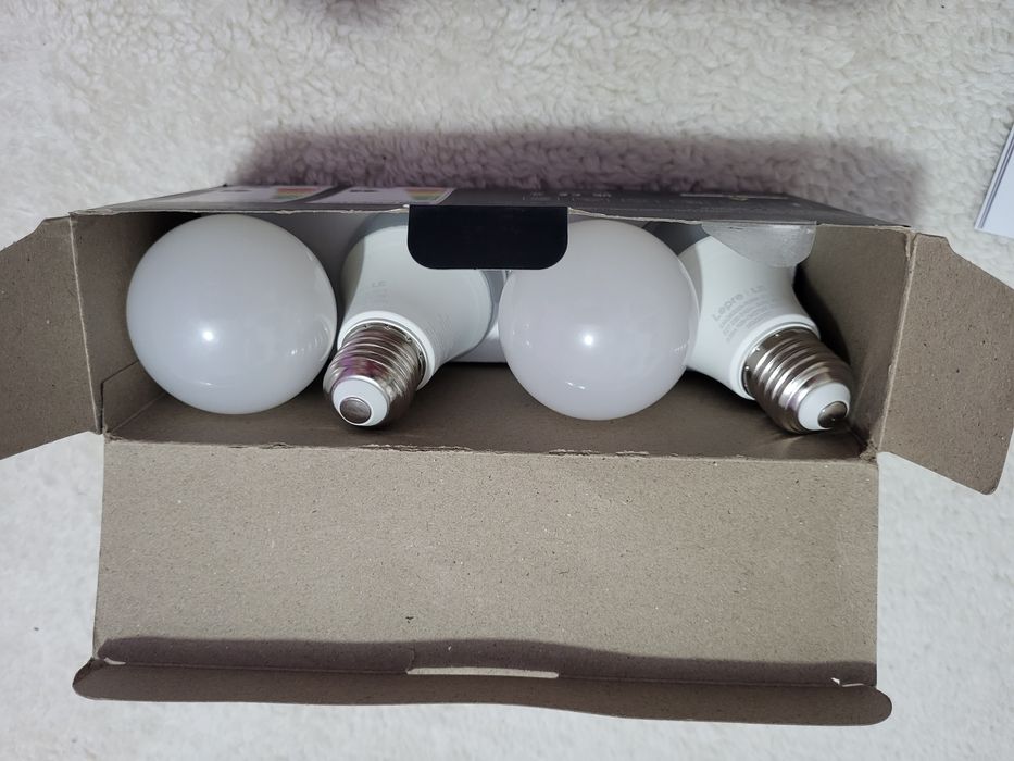 Becuri inteligente RGB