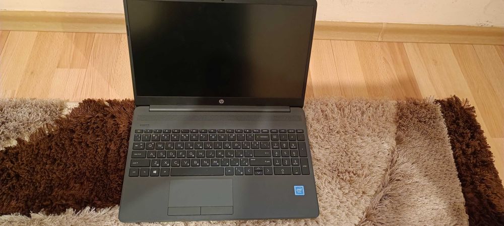 Лаптоп HP почти не е използван