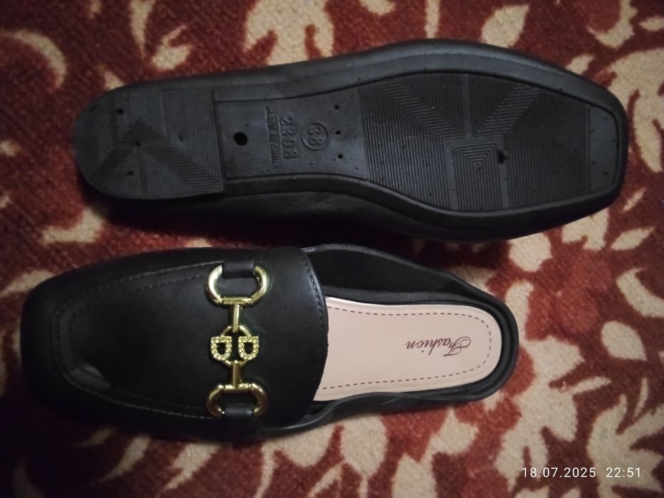 Продам шлепки женские