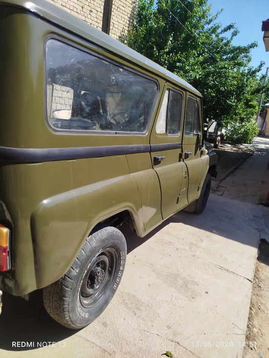 Uaz avto sotiladi