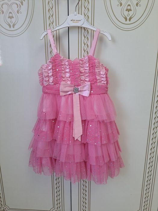 Продам нарядное платье.