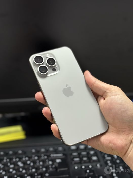 Iphone 15 pro max Natural titanium