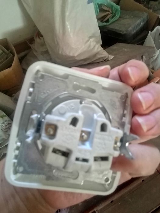 Продам розетки новые