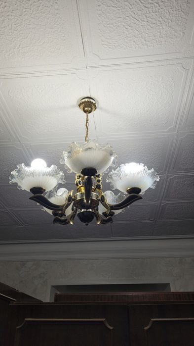 Продаю люстру , в хорошем состоянии