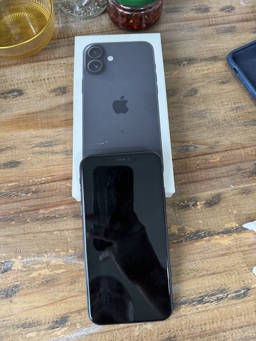 Iphone 11, с коробкой, 2 симкарты